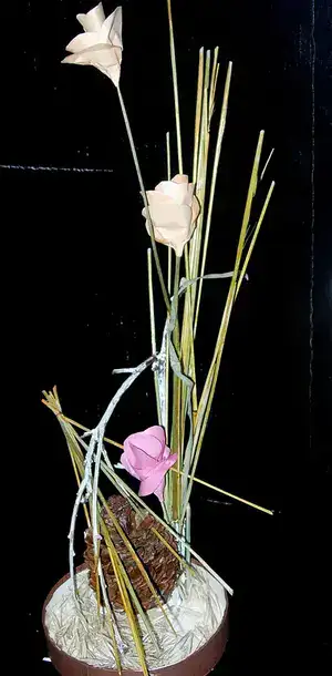 Composition Recup-Ikebana – composition florale artistiques de Florence Boutoulle, tirées d’une œuvre originale, proposées par Fébécréations.fr